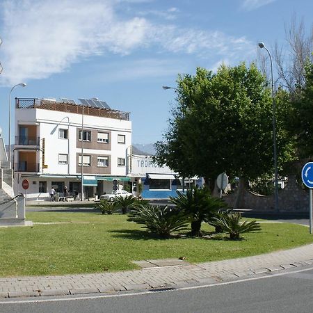 Hostal Puerto Beach موتريل المظهر الخارجي الصورة