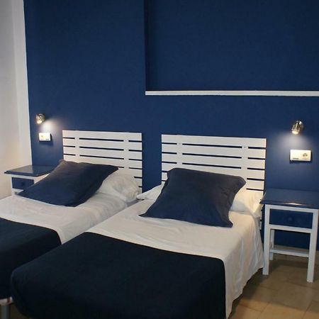 Hostal Puerto Beach موتريل المظهر الخارجي الصورة
