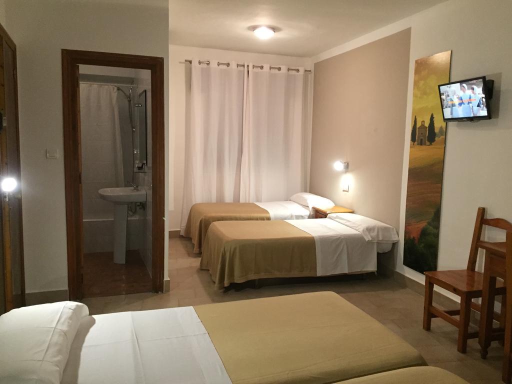 Hostal Puerto Beach موتريل الغرفة الصورة