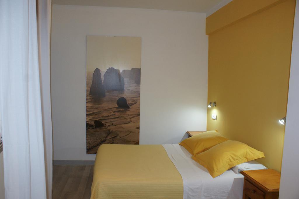 Hostal Puerto Beach موتريل الغرفة الصورة