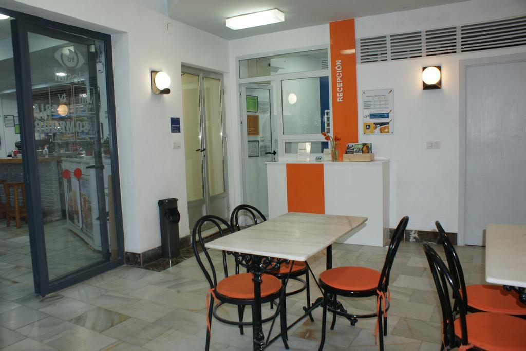 Hostal Puerto Beach موتريل المظهر الخارجي الصورة