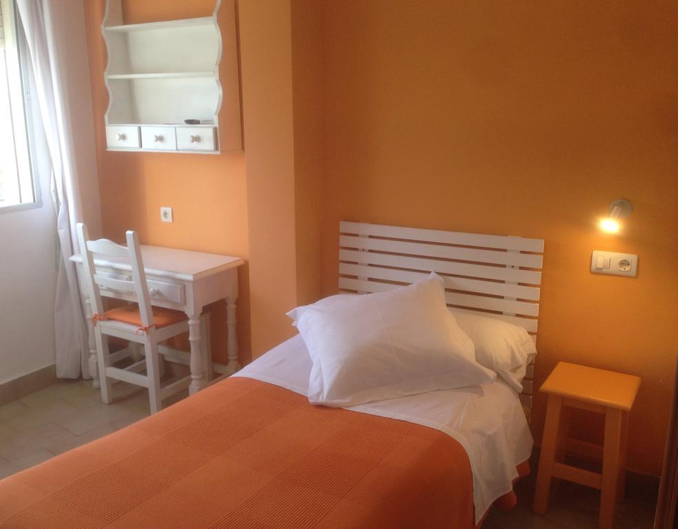 Hostal Puerto Beach موتريل المظهر الخارجي الصورة