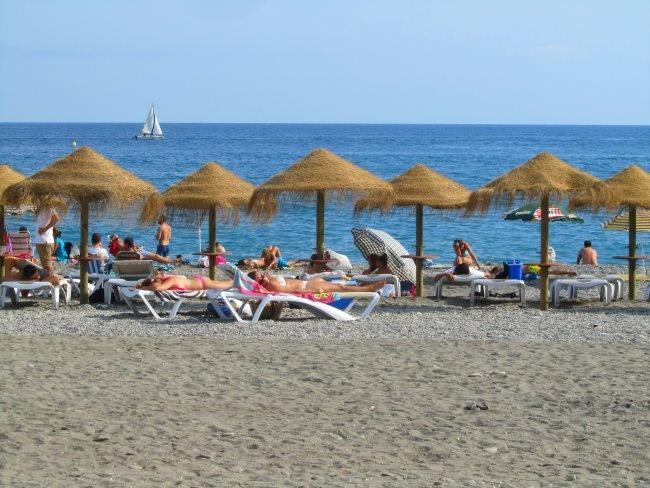 Hostal Puerto Beach موتريل المظهر الخارجي الصورة