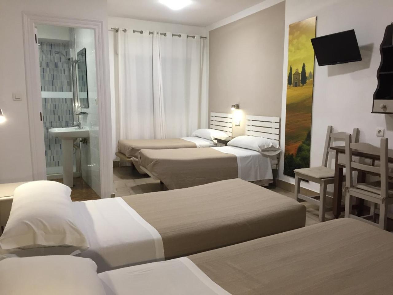 Hostal Puerto Beach موتريل المظهر الخارجي الصورة